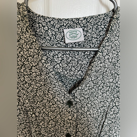 Vintage Laura Ashley dress - Picture 2 of 6